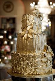 Bolo Dourado para casamento com efeito espatulado