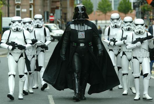 Seus amigos podem participar fazendo a gangue do Vader, que tal?