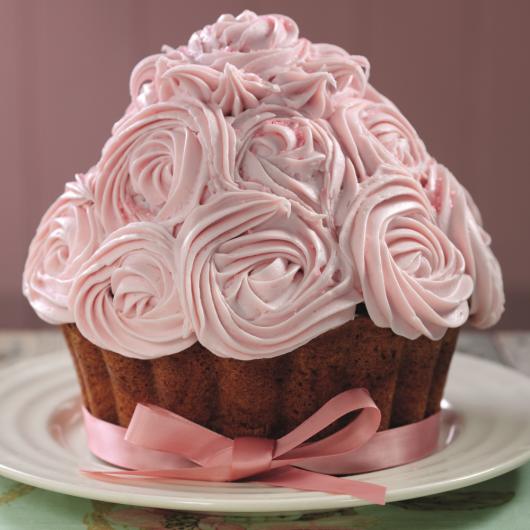 Cupcake gigante clássico com chantilly rosa claro
