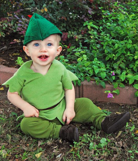 Os bebês ficarão lindos com a fantasia Peter Pan infantil