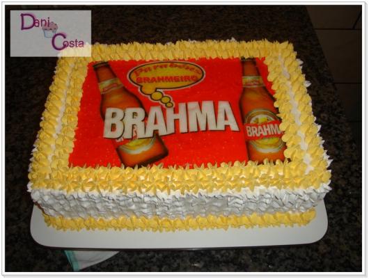 Bolo da brahma quadradro decorado com papel de arroz