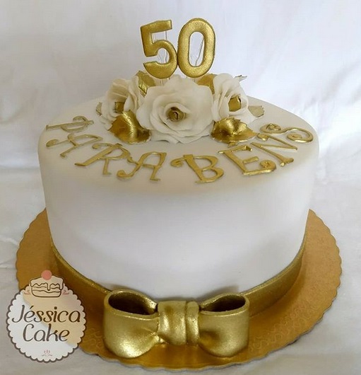 Bolo de aniversário de 50 anos para mulheres · Creative Fabrica