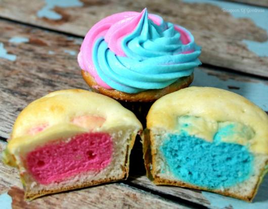 Cupcake Chá Revelação Azul e rosa