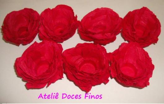 Forminhas para doces finos de papel crepom vermelha