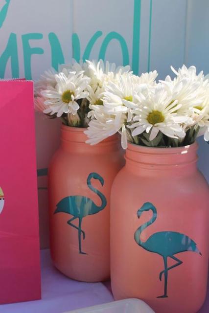 Pote DIY de flamingo para lembrancinha de 15 anos