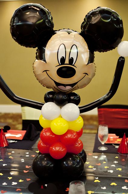 Monte boneco do Mickey com balões 