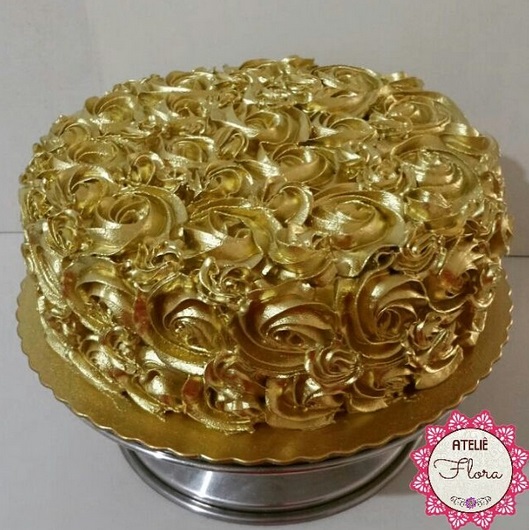 bolo simples dourado