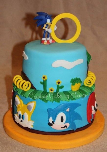 Invista em um bolo colorido e destaque o Sonic no topo da estrutura