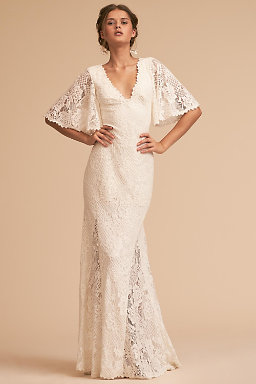 Vestido de noiva com mangas soltinhas rendadas