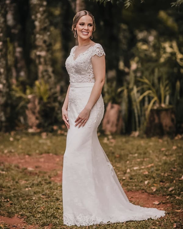 Vestidos de noiva para casamento no campo, do Ateliê Bossa Nova - modelos sob medida e personalizáveis, com envio para todo o Brasil. Acesse o site para saber mais.