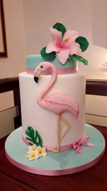 Festa Flamingo: Bolo com flor