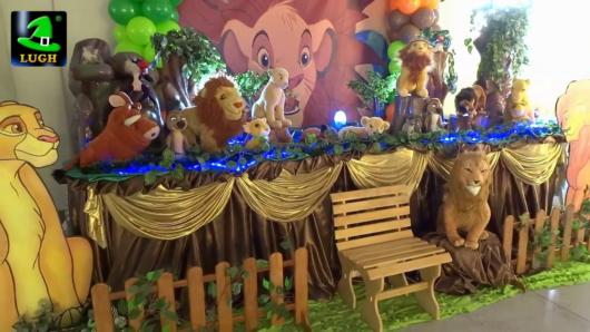 Decoração da Festa Rei Leão luxo com painel de lona