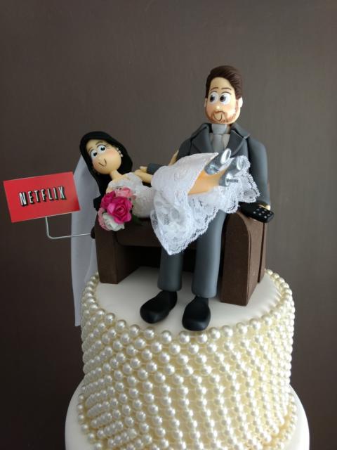 Topo de bolo engraçado para casal viciado em Netflix