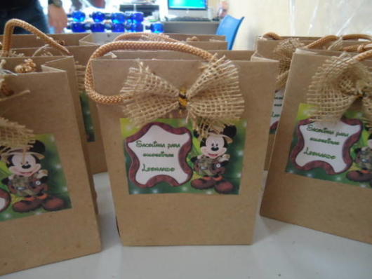 sacolinha surpresa mickey de papel reciclado