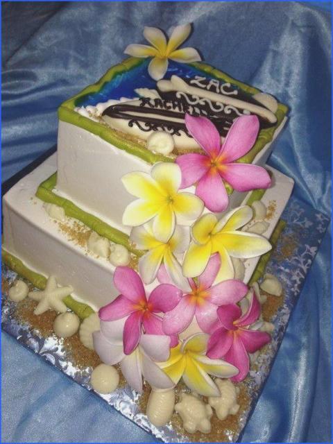 bolo havaiano com flores