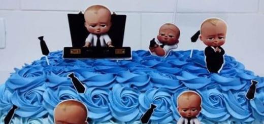 Para uma festa de grande porte vale a pena investir em um bolo quadrado grande de chantilly