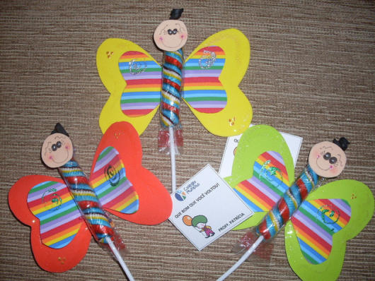 lembrancinhas de borboleta com pirulito bastão