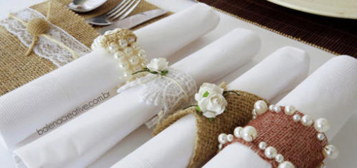 Você pode usar diversos modelos de porta-guardanapo nas mesas de sua festa