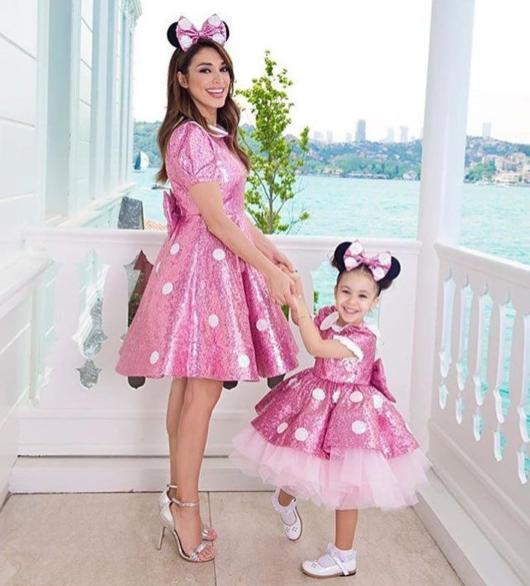 vestido rosa para mamãe e filha