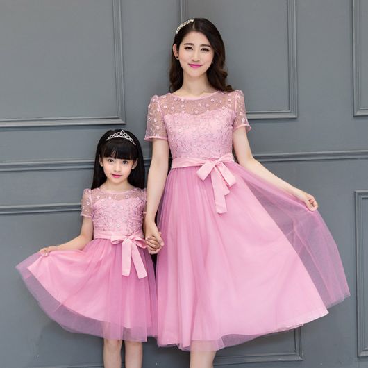 vestido rosa para mamãe e filha