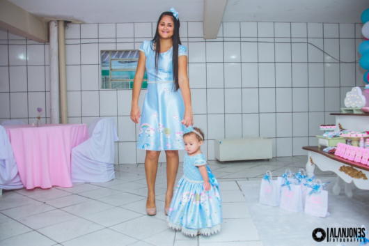 vestido azul para mamãe e filha