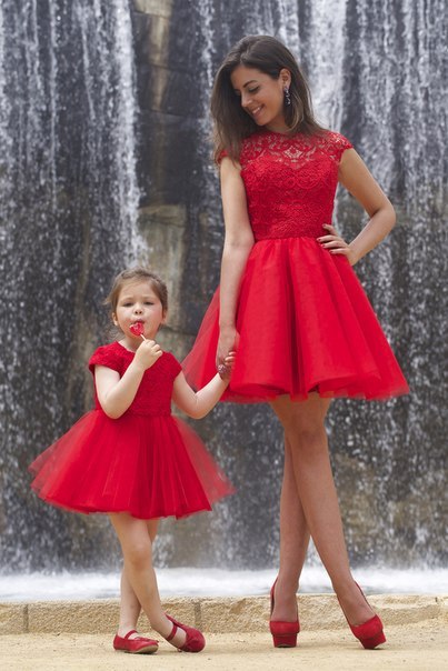 vestido vermelho tal mãe tal filha