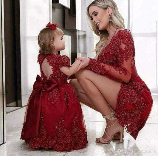 vestido vermelho tal mãe tal filha