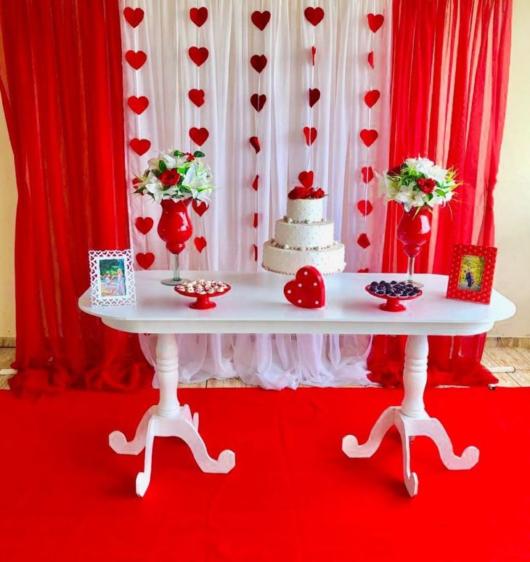 Mesa de casamento simples vermelha