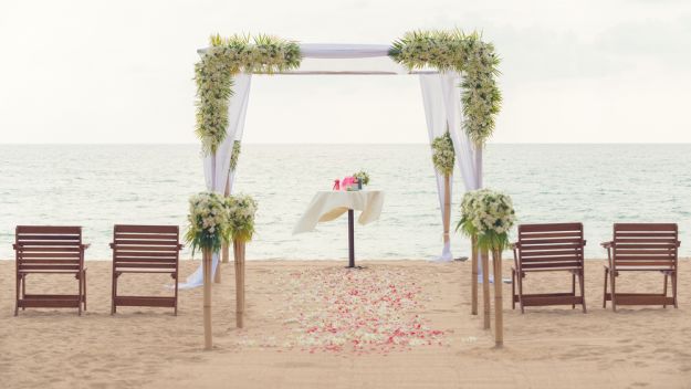 decoração de festa de casamento na praia