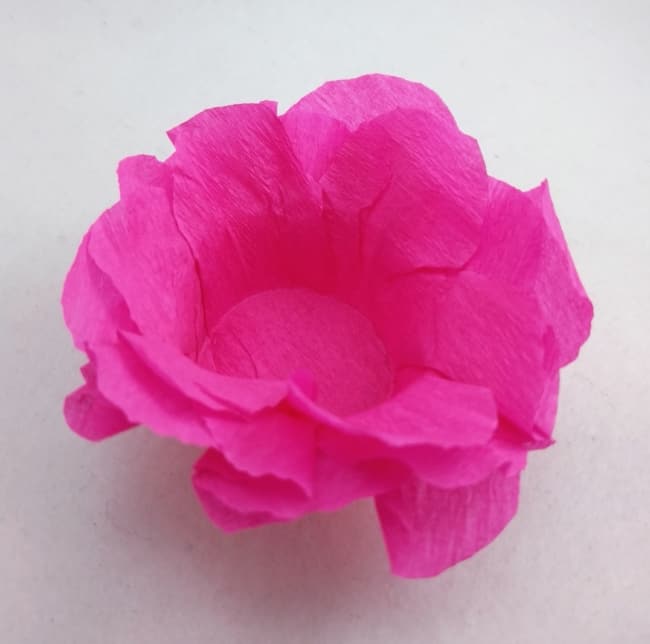 forminha de flor de papel crepom rosa