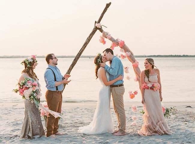 Casamento simples e lindo na praia