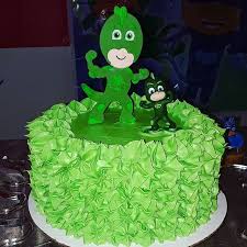 bolo dos PJ Masks com glacê verde