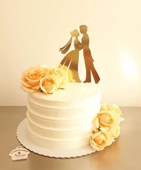 bolo simples de chantininho para casamento civil