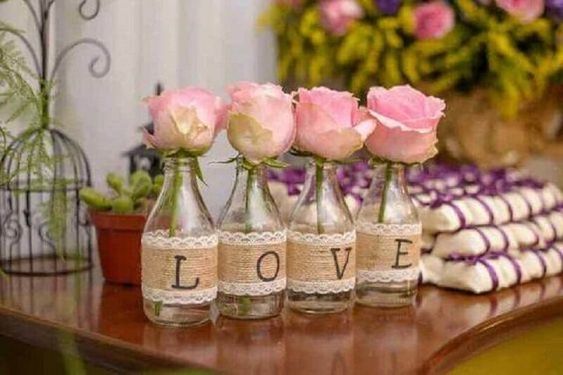 decoração simples com rosas para casamento