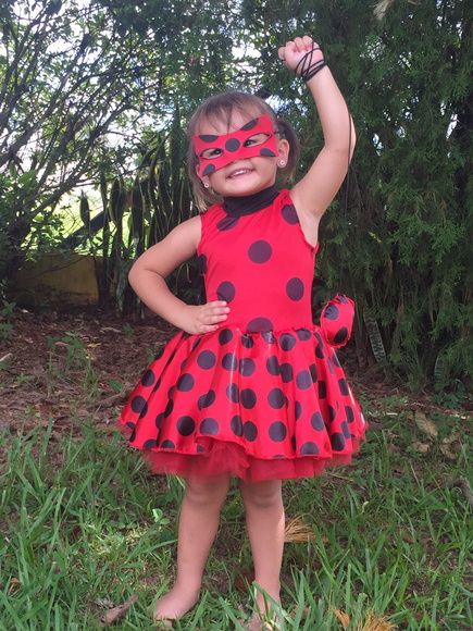fantasia infantil da Ladybug com vestido