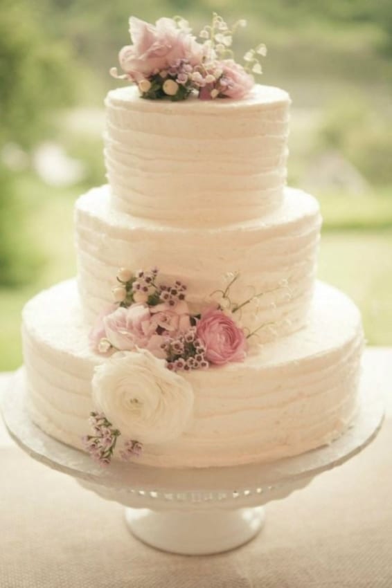 bolo de chantilly para casamento clássico