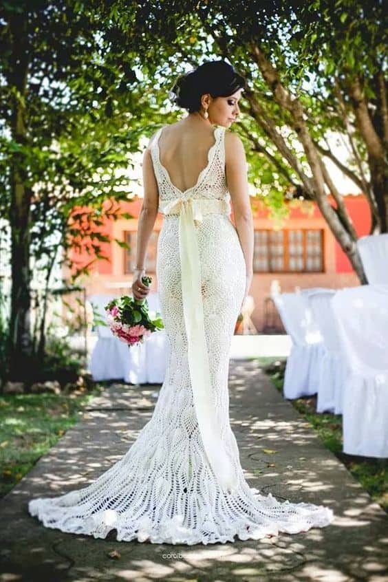 vestido de noiva sereia com cauda curta de crochê