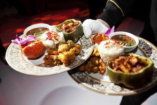 comida típicas para casamento indiano