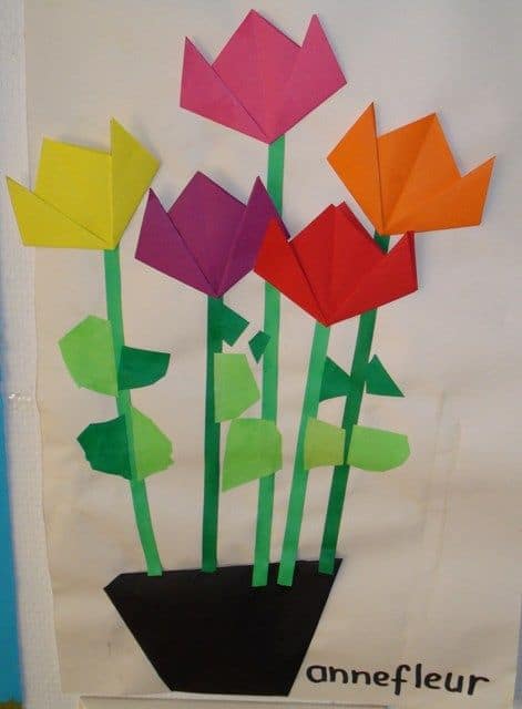 cartão decorado com dobraduras de flores
