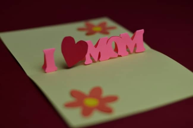 cartão criativo e 3D para mãe