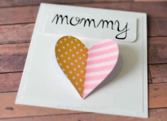 cartão 3D com coração para dia das mães