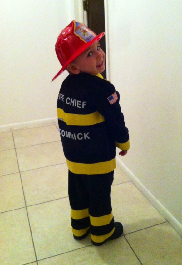 Fantasia de bombeiro criança