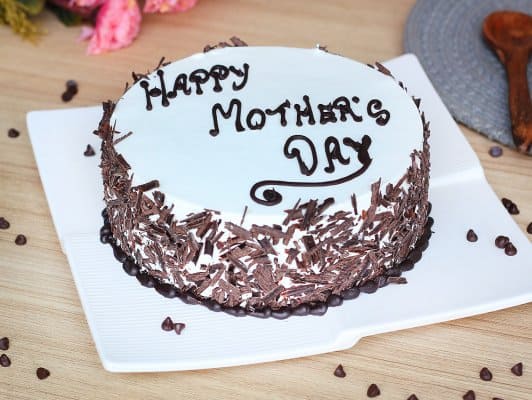 Homenagem para o dia das mães bolo branco com chocolate