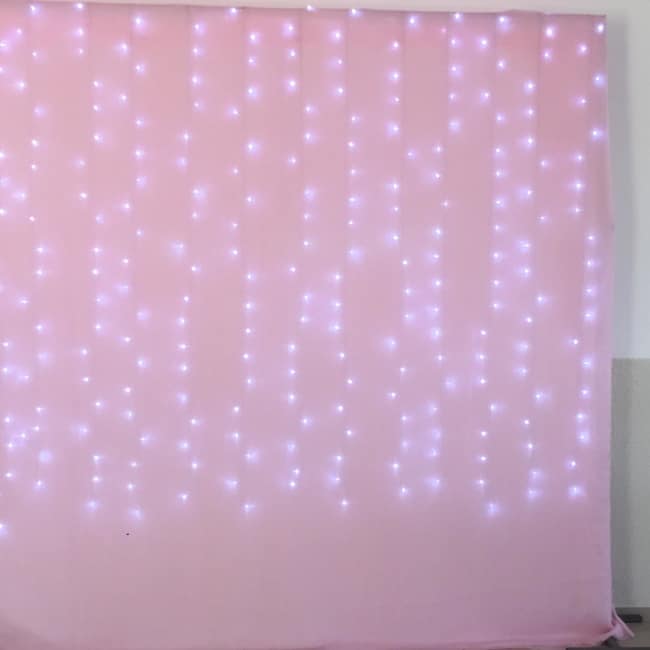 ideia de cortina de LED rosa