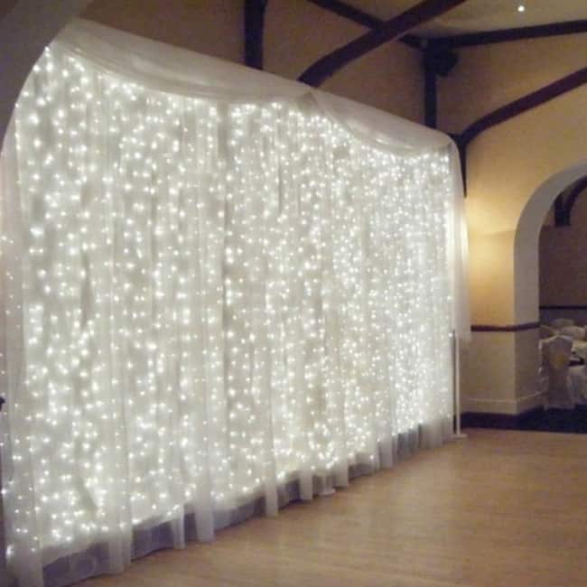 ideia de decor com cortina de LED