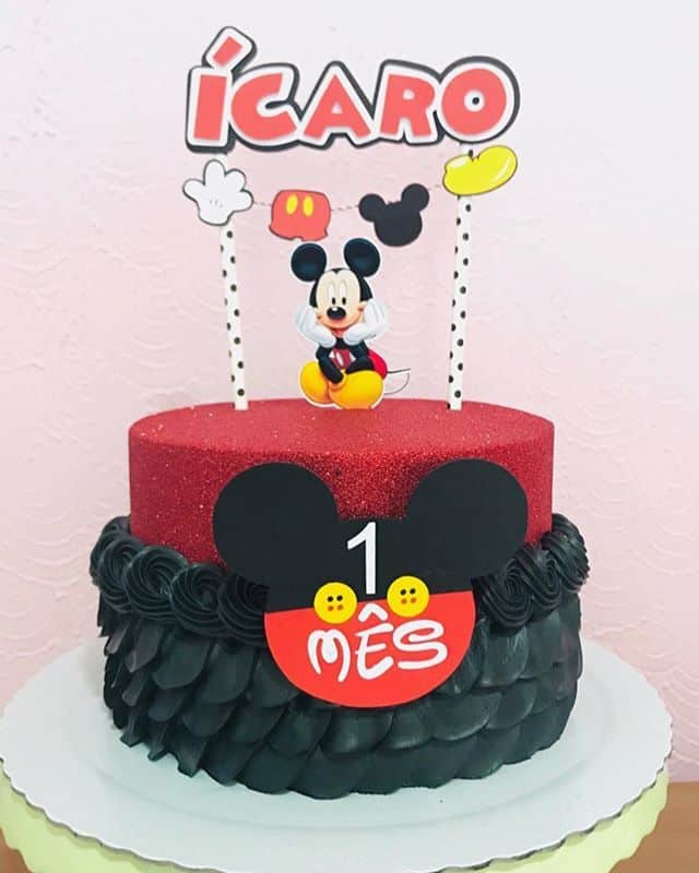 Bolo decorado do Mickey para comemorar 1 mês de idade
