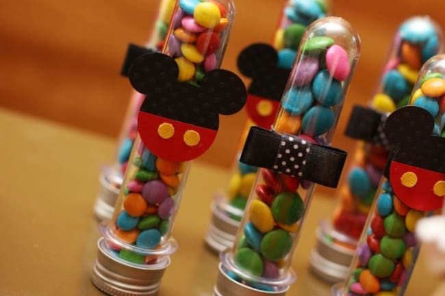 Tubetes com decoração do Mickey