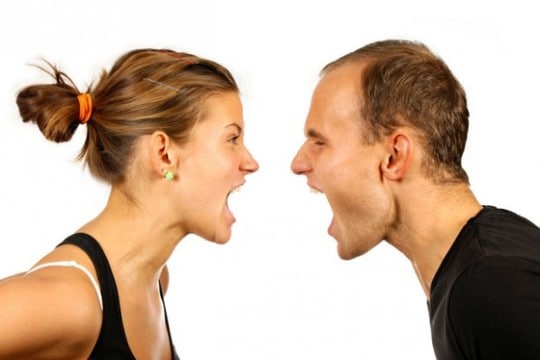 Discussão e não diálogo no casamento