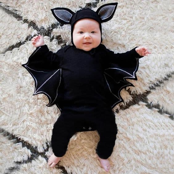 fantasia de bebê com asas de morcego