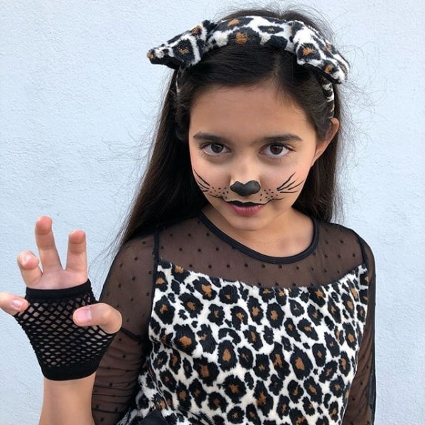 fantasia de halloween infantil improvisada de gatinho e oncinha